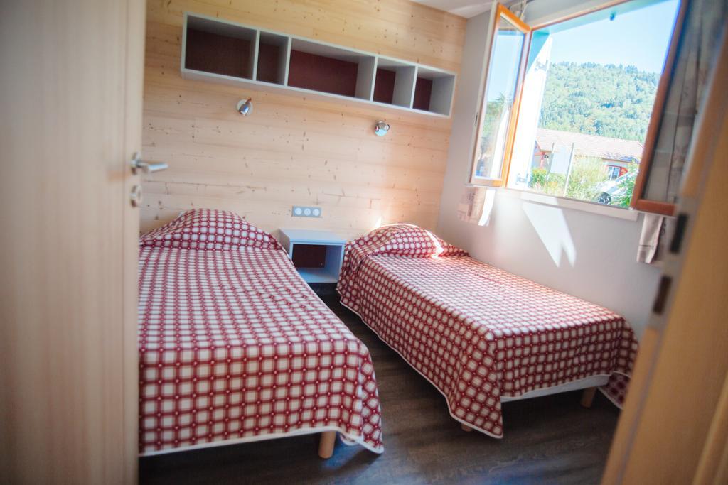 Camping Base de Loisirs du Lac de la Moselotte Saulxures-sur-Moselotte Extérieur photo