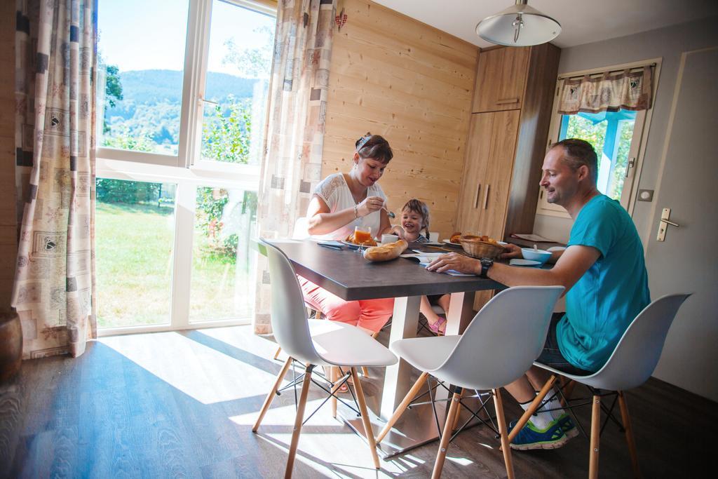 Camping Base de Loisirs du Lac de la Moselotte Saulxures-sur-Moselotte Extérieur photo